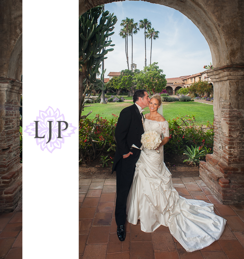 11-mission-basilica-san-juan-capistrano-wedding-photographer-wedding-dress
