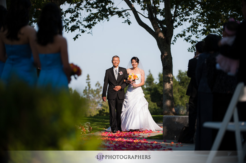 11-summit-house-fullerton-wedding-photographer-wedding-bouquet
