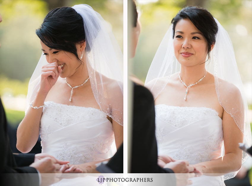 12-summit-house-fullerton-wedding-photographer-wedding-bouquet
