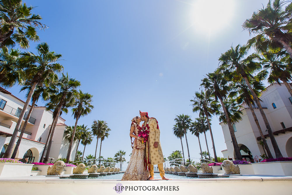 16-hyatt-huntington-beach-indian-wedding-photographer-mandap