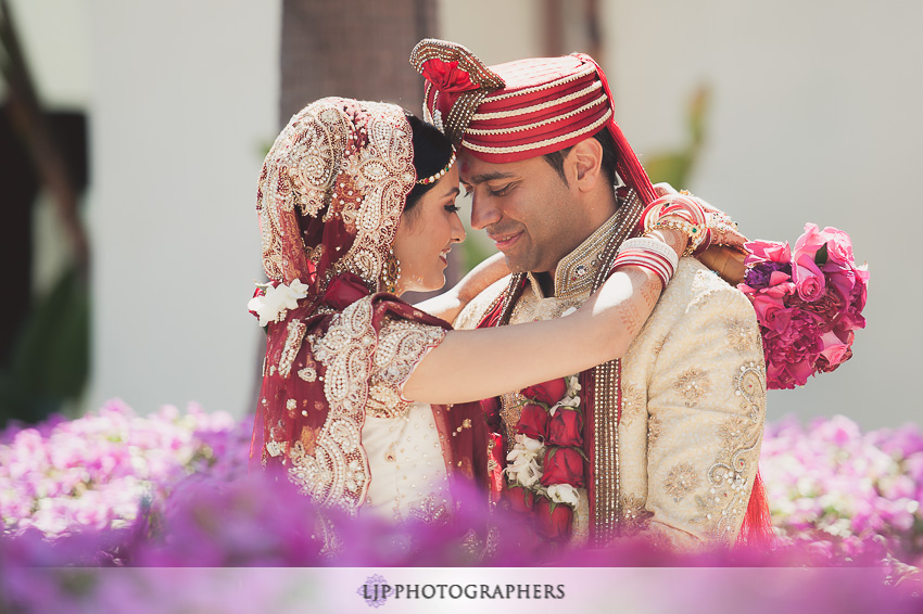 17-hyatt-huntington-beach-indian-wedding-photographer-mandap