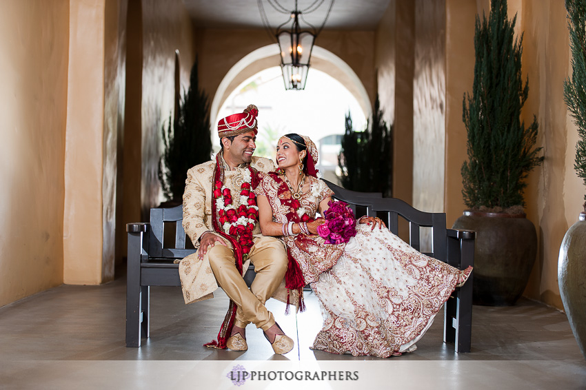 18-hyatt-huntington-beach-indian-wedding-photographer-mandap