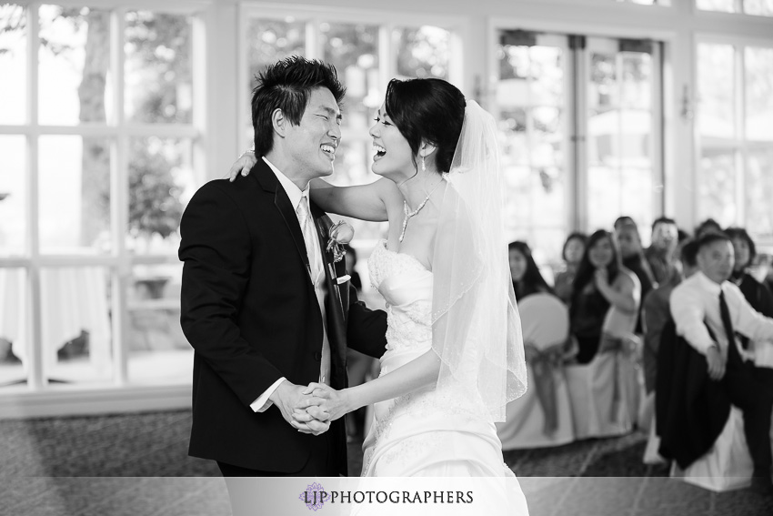 18-summit-house-fullerton-wedding-photographer-wedding-bouquet