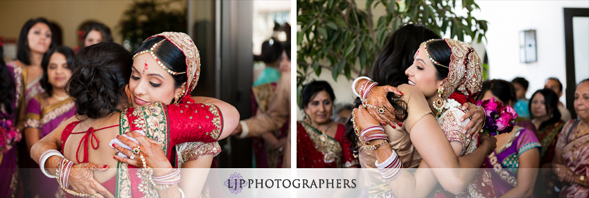 19-hyatt-huntington-beach-indian-wedding-photographer-mandap