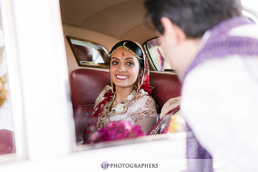 20-hyatt-huntington-beach-indian-wedding-photographer-mandap
