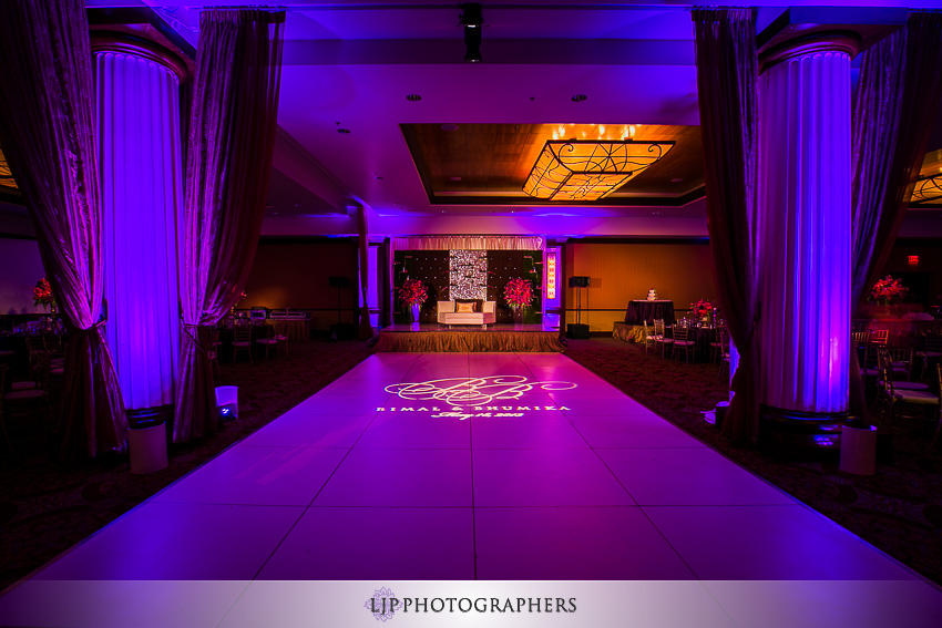 22-hyatt-huntington-beach-indian-wedding-photographer-mandap