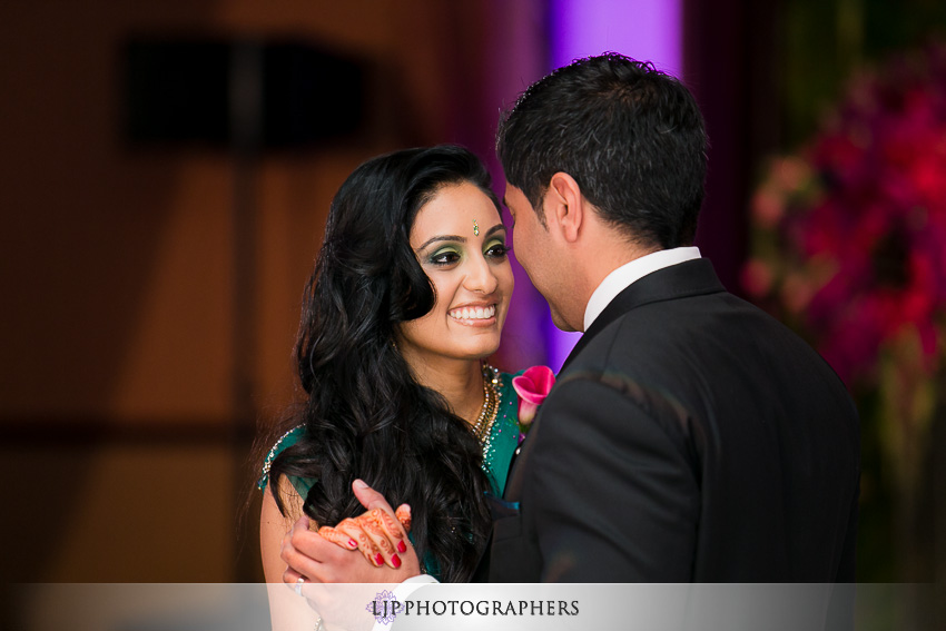 26-hyatt-huntington-beach-indian-wedding-photographer-mandap