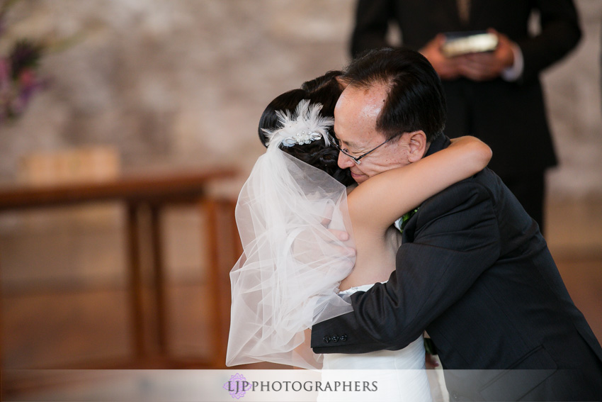 10-crossline-community-church-wedding-photographer-wedding-ceremony