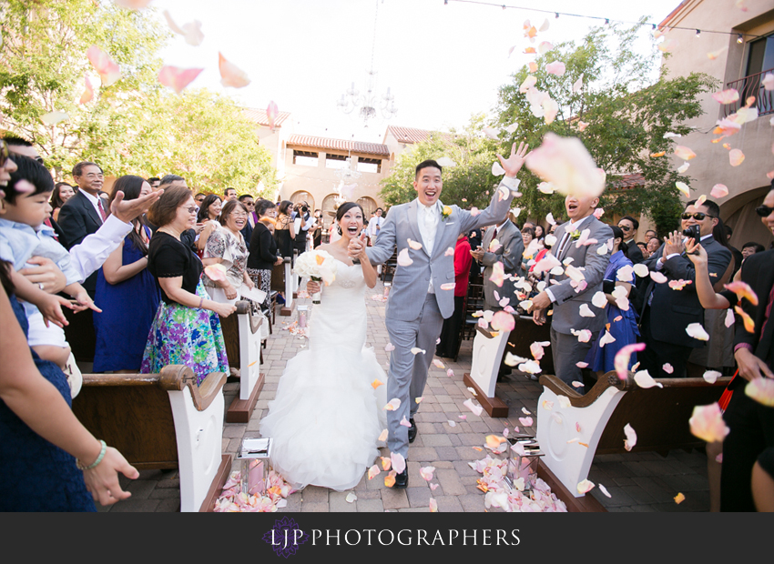 15-serra-plaza-san-juan-capistrano-wedding-photographer-wedding-ceremony