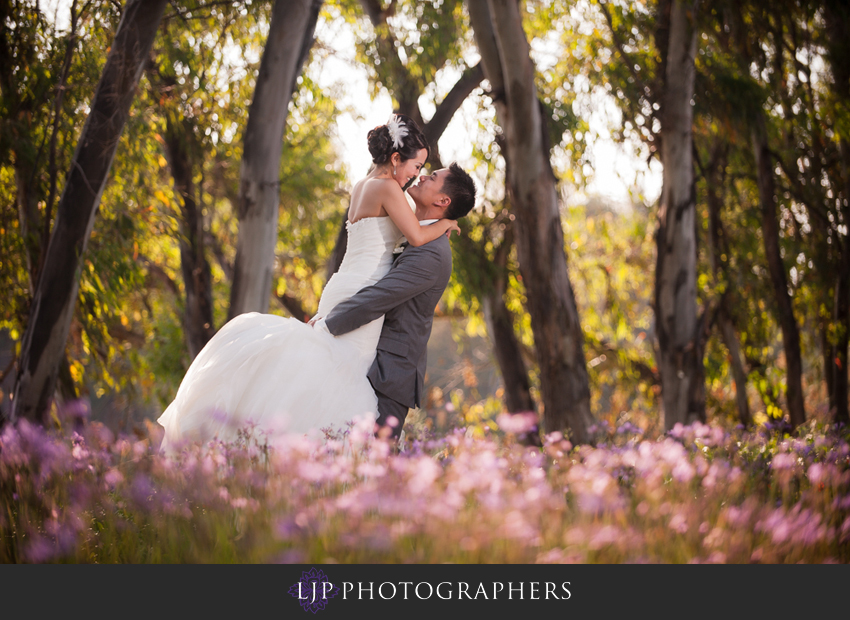 16-crossline-community-church-wedding-photographer-couple-photos