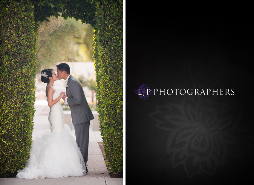 17-crossline-community-church-wedding-photographer-couple-photos