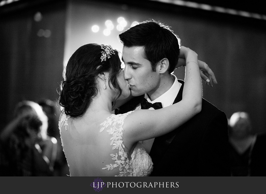 21-anqi-bistro-wedding-photographer-first-dance
