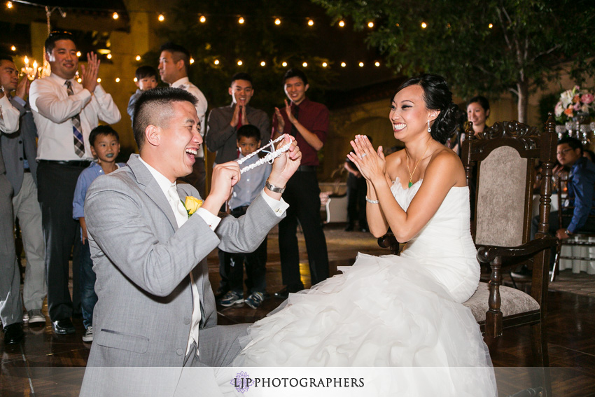 22-serra-plaza-san-juan-capistrano-wedding-photographer-garther-toss