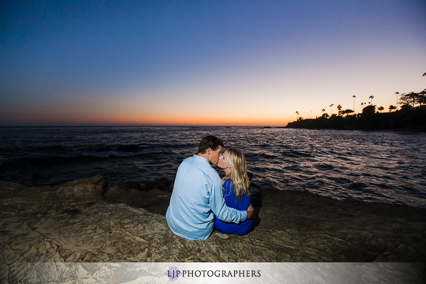 06-romantic-sunset-engagement-photographer