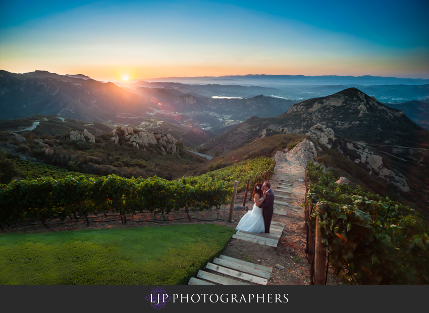 29-private-vineyard-estate-malibu-wedding-photographer-couple-photos-night-time-shots