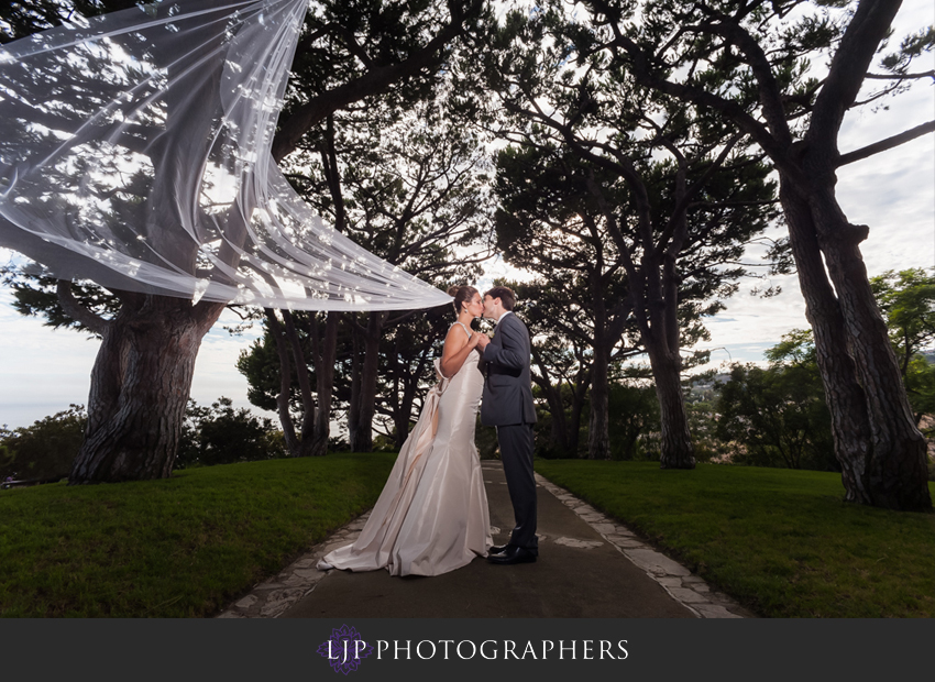 08-redondo-beach-historic-library-wedding-photography