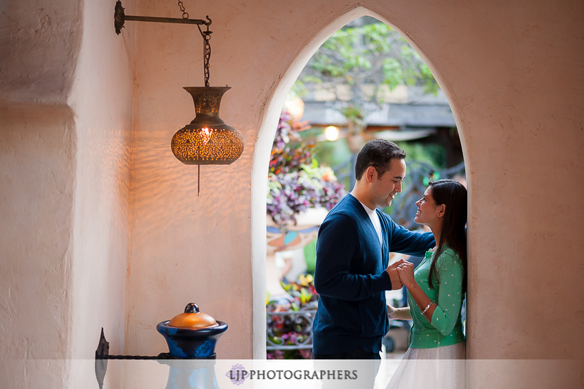 02-magical-engagement-session-pictures