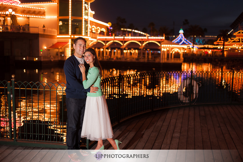 06-magical-engagement-session-pictures