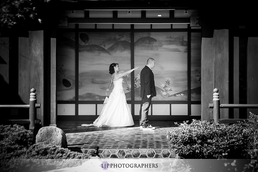 06-yamashiro-restaurant-hollywood-wedding-photographer