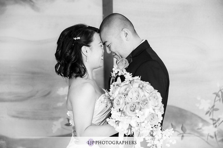 08-yamashiro-restaurant-hollywood-wedding-photographer