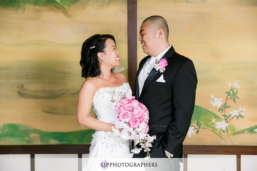 09-yamashiro-restaurant-hollywood-wedding-photographer