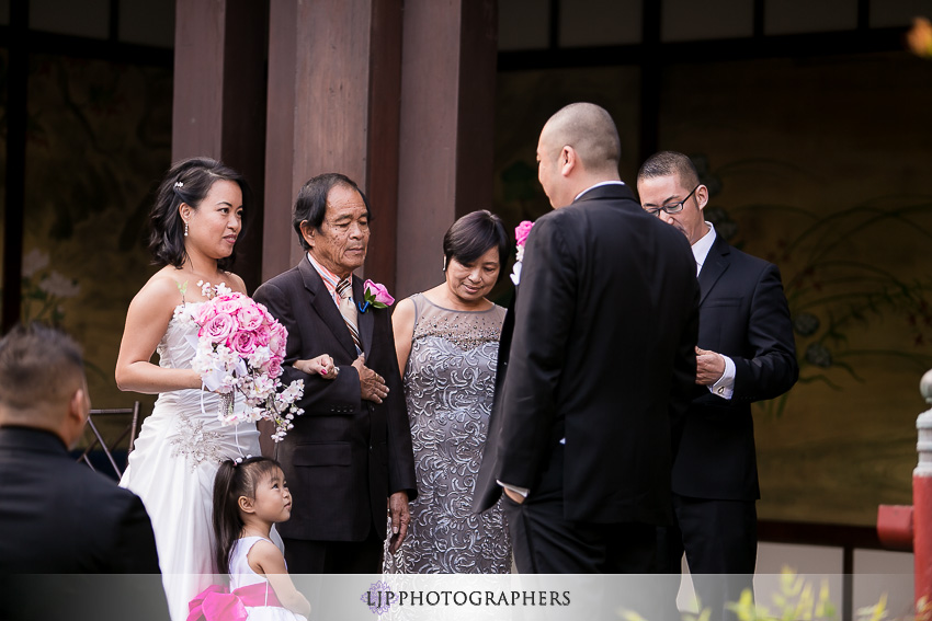 16-yamashiro-restaurant-hollywood-wedding-photographer