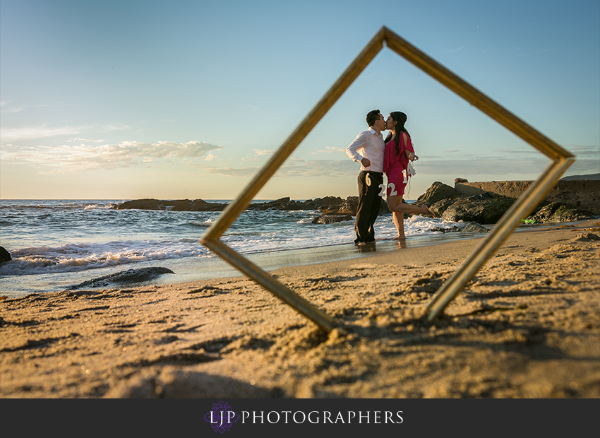 10-fun-laguna-beach-engagement-photos