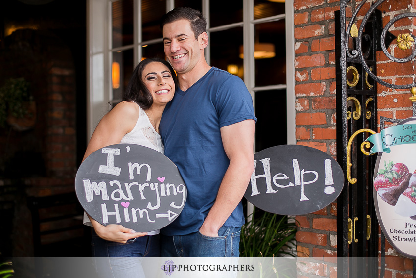 06-cute-and-fun-orange-county-engagement-photos
