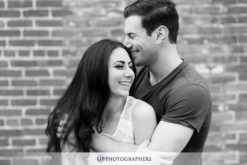 09-cute-and-fun-orange-county-engagement-photos