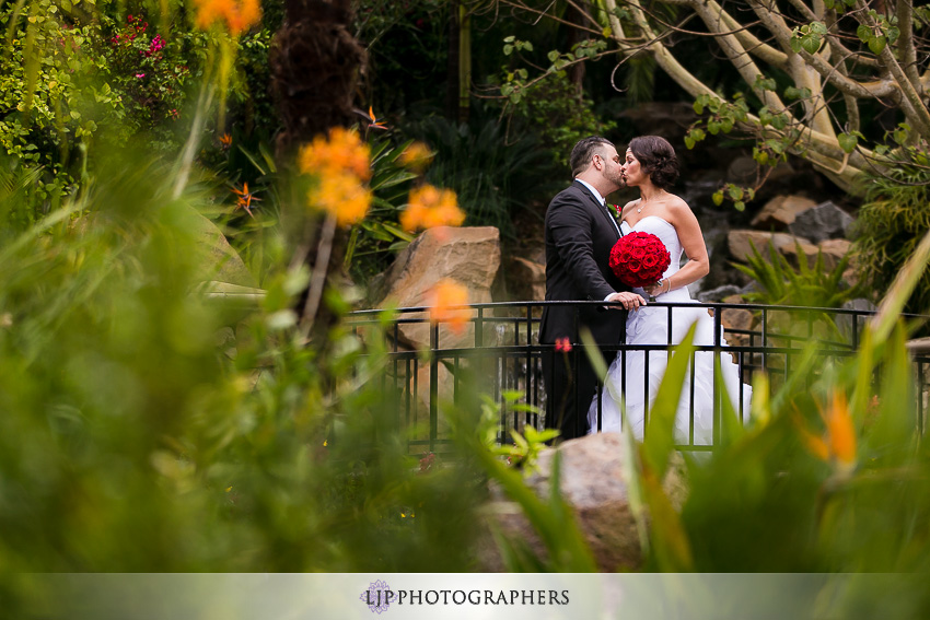 12-grand-tradition-estate-and-gardens-fallbrook-wedding-photographer