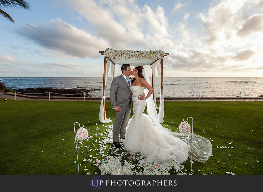18-kauai-hawaii-destination-wedding-photographer
