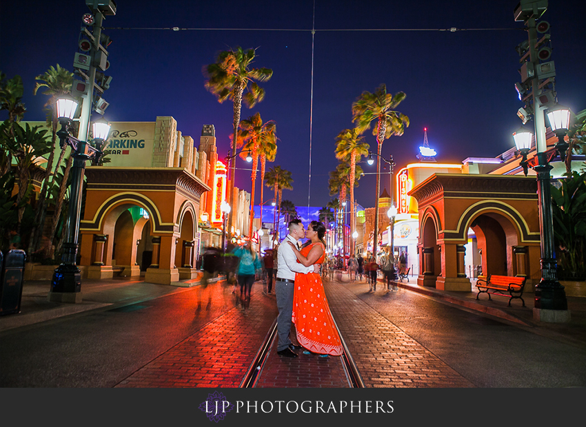 11-disneyland-resort-engagement-photos