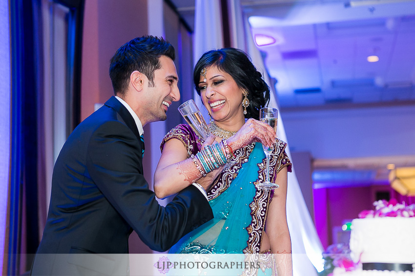 25-newport-beach-marriott-wedding-photographer