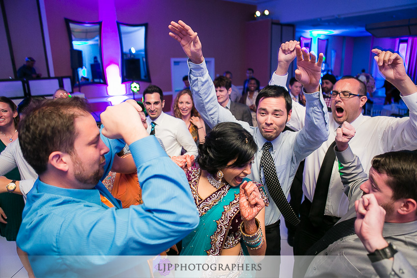 28-newport-beach-marriott-wedding-photographer