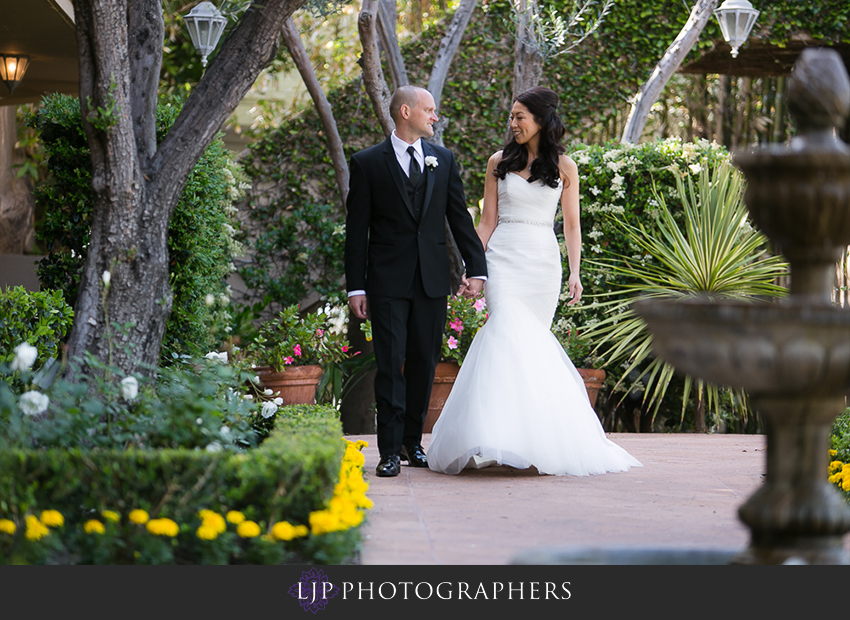 13-surf-and-sand-resort-wedding-photogrpaher