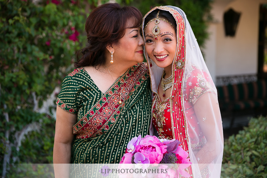 04-hummingbird-nest-ranch-indian-wedding-photographer