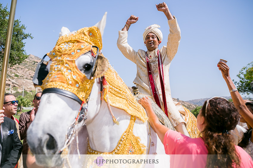 08-hummingbird-nest-ranch-indian-wedding-photographer
