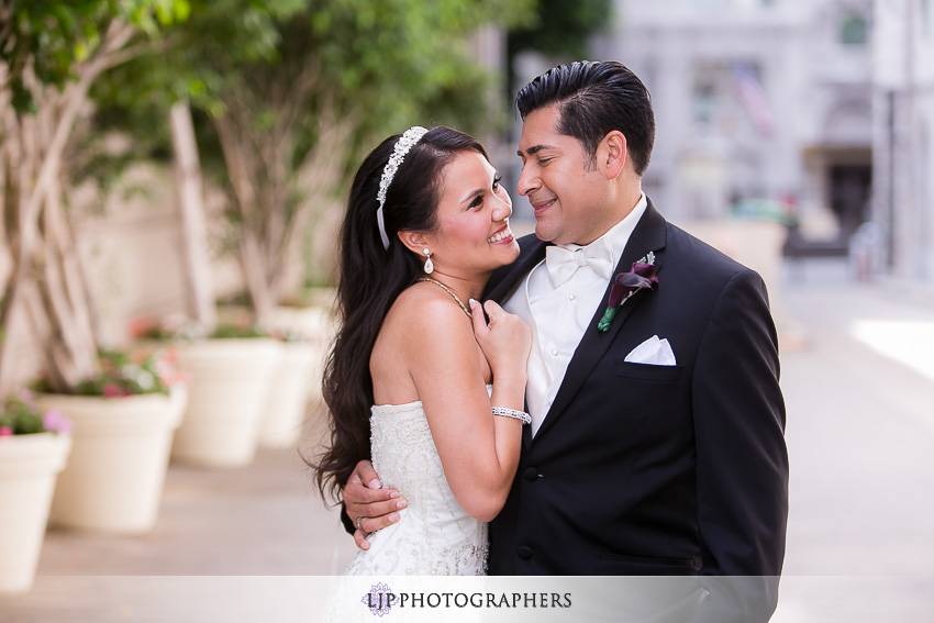 14-cathedral-of-our-lady-of-the-angels-los-angeles-wedding-photographer