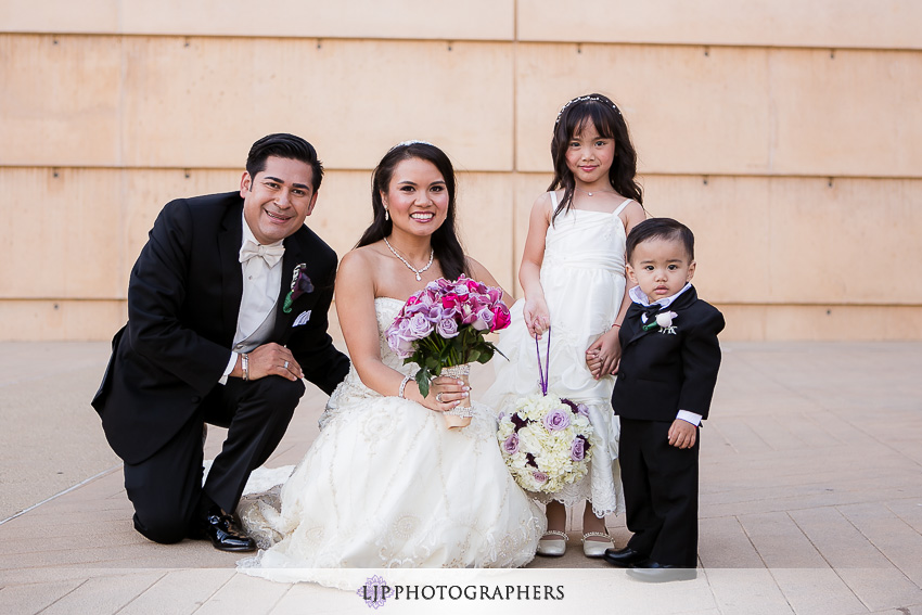 17-cathedral-of-our-lady-of-the-angels-los-angeles-wedding-photographer