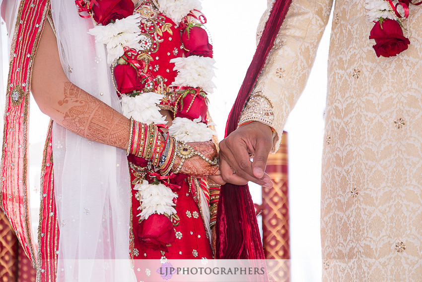 17-hummingbird-nest-ranch-indian-wedding-photographer
