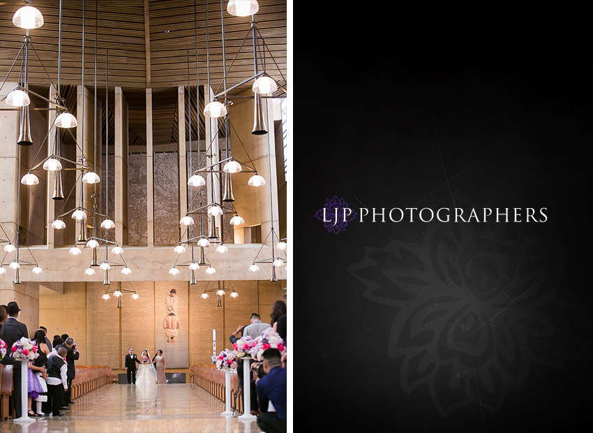 20-cathedral-of-our-lady-of-the-angels-los-angeles-wedding-photographer