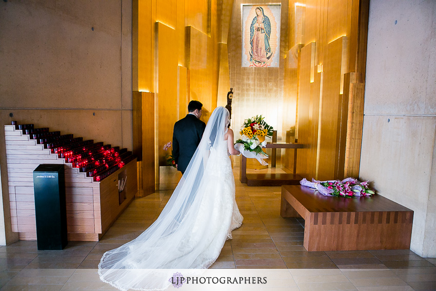 23-cathedral-of-our-lady-of-the-angels-los-angeles-wedding-photographer