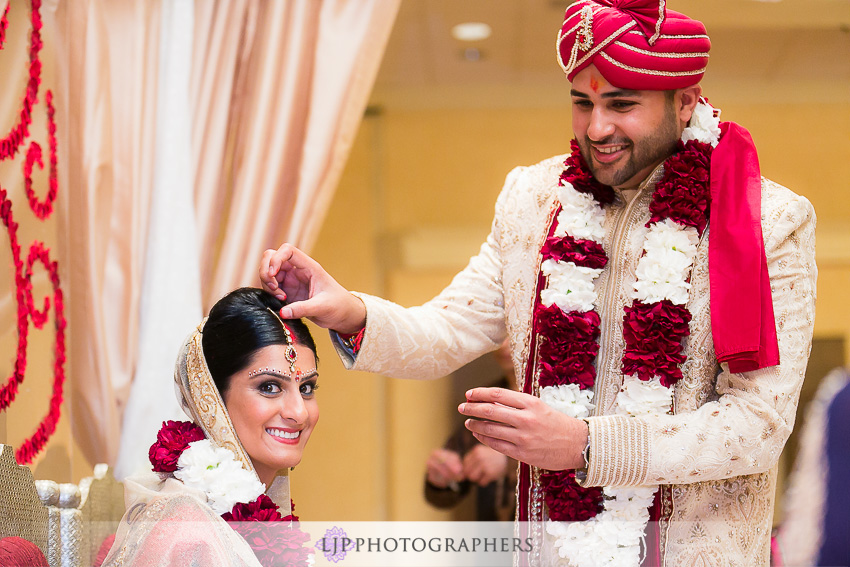 17-santa-clara-marriott-indian-wedding-photographer