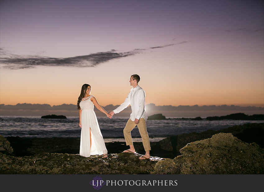 11-beautiful-fall-beach-engagement-photograher