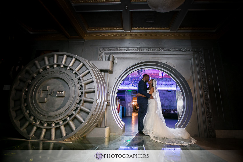 23-the-majestic-downtown-los-angeles-wedding-photographer-couple-session-photos