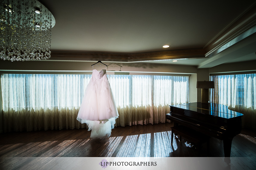 01-the-new-children's-museum-san-diego-wedding-photographer-getting-ready-photos