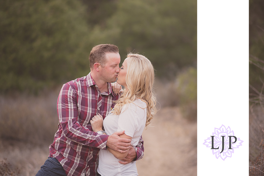 02-camping-theme-engagement-photos
