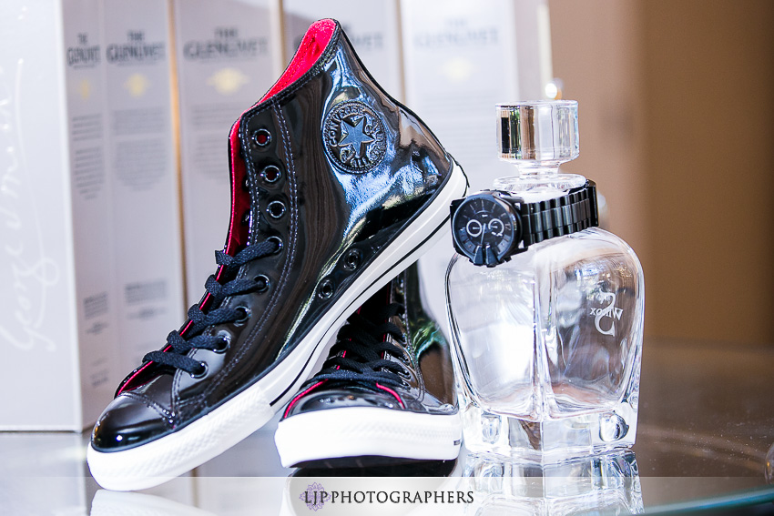 04-avenue-of-the-arts-wyndham-costa-mesa-hotel-wedding-photographer-getting-ready-photos