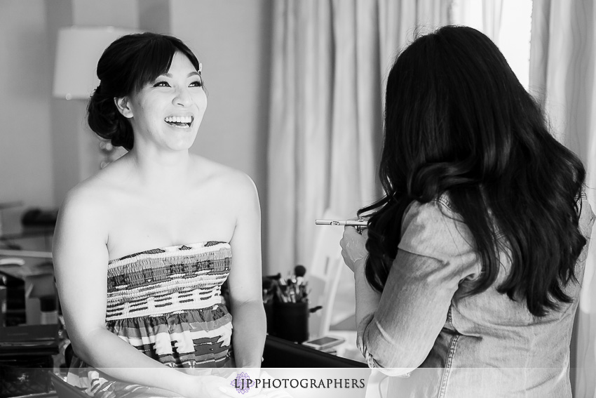 06-avenue-of-the-arts-wyndham-costa-mesa-hotel-wedding-photographer-getting-ready-photos