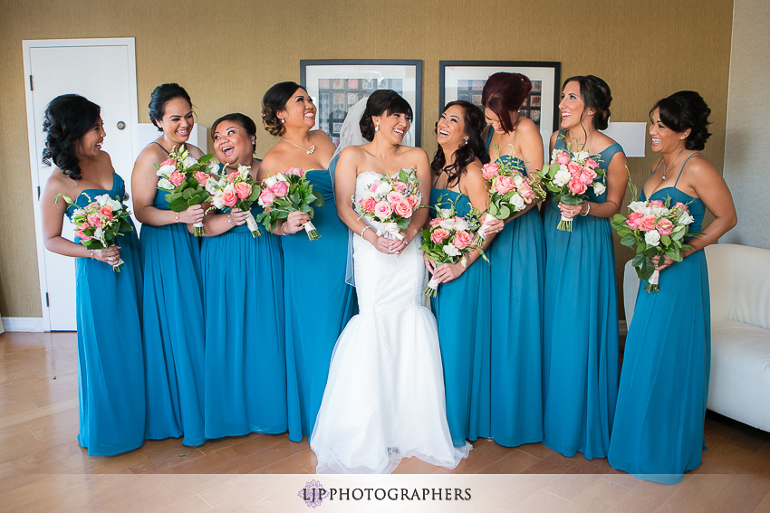 09-avenue-of-the-arts-wyndham-costa-mesa-hotel-wedding-photographer-getting-ready-photos